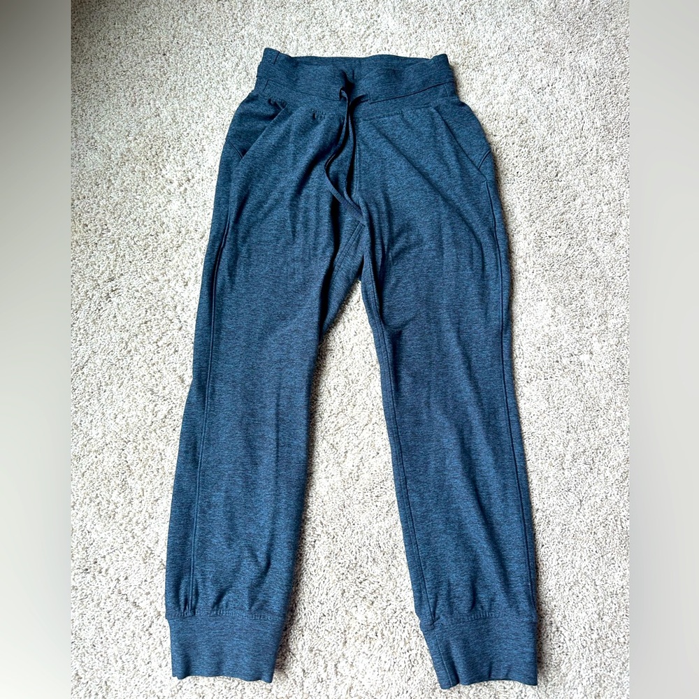 Lululemon cropped high rise spandex joggers size 0